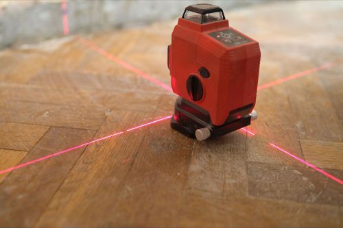 Lasermessgerät auf Boden