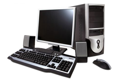 Desktop-PC mit Bildschirm, Tastatur, Maus, Lautsprecher
