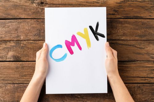 CMYK mit Farbe gedruckt