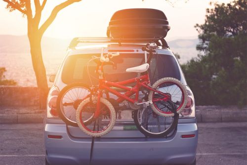 fahrradträger befestigt an auto