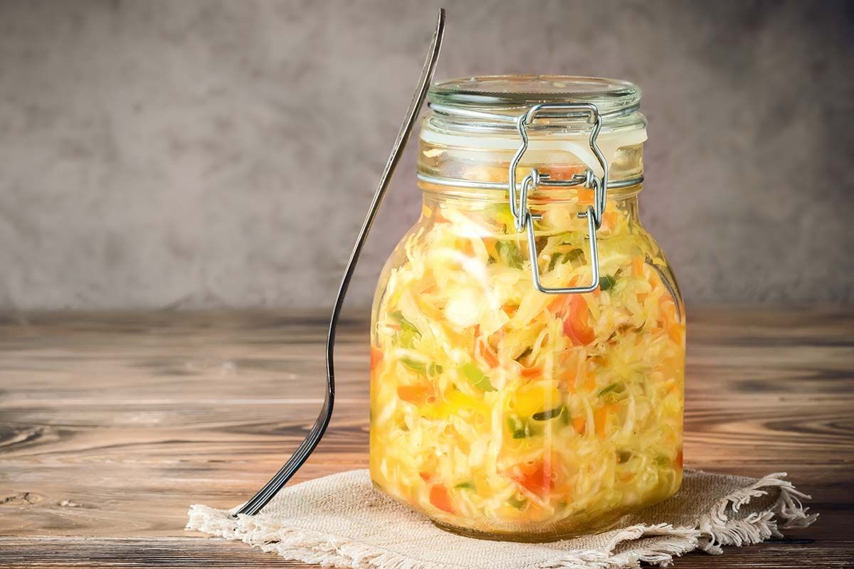 fermentierter Salat in Einmachglas