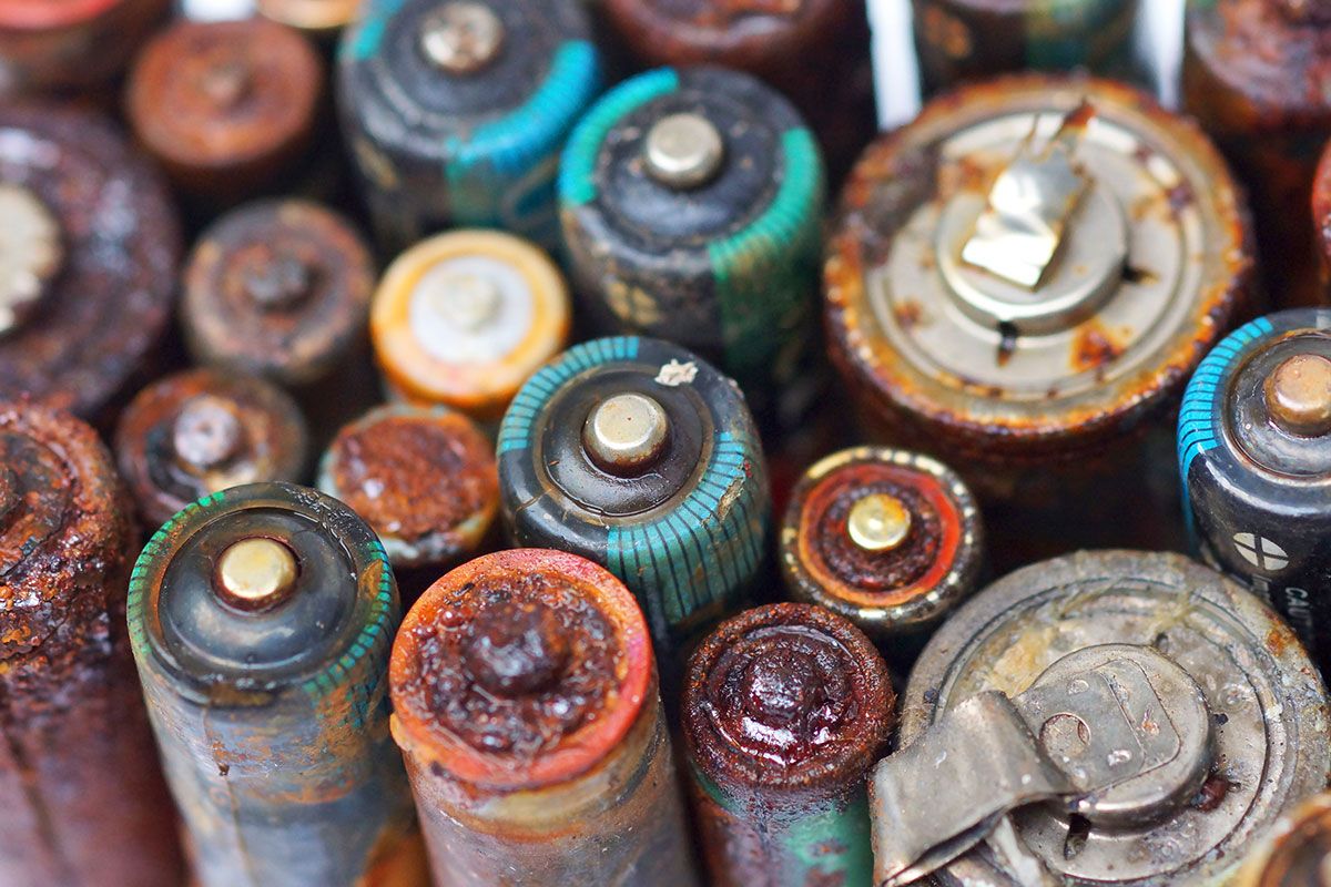 alte und ausgelaufene Batterien