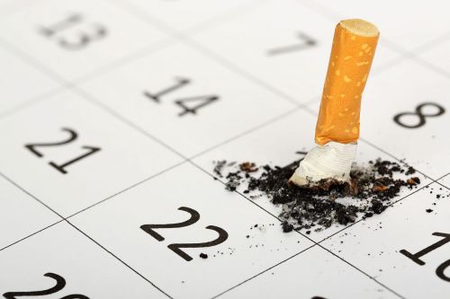 Kalender mit Zigarette